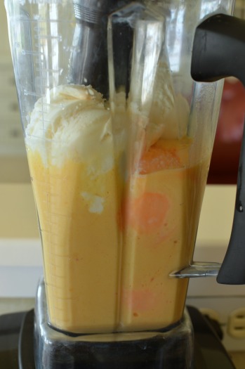 Blender Peaches and Cream Smoothie