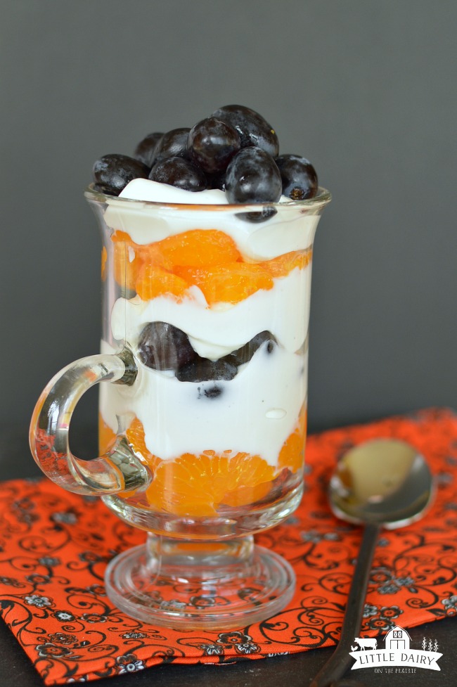 halloween-greek-yogurt-parfait-1