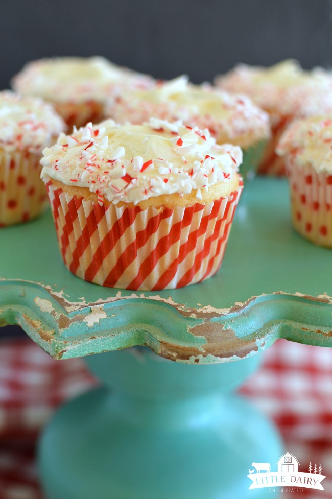 candy-cane-cupcakes-6