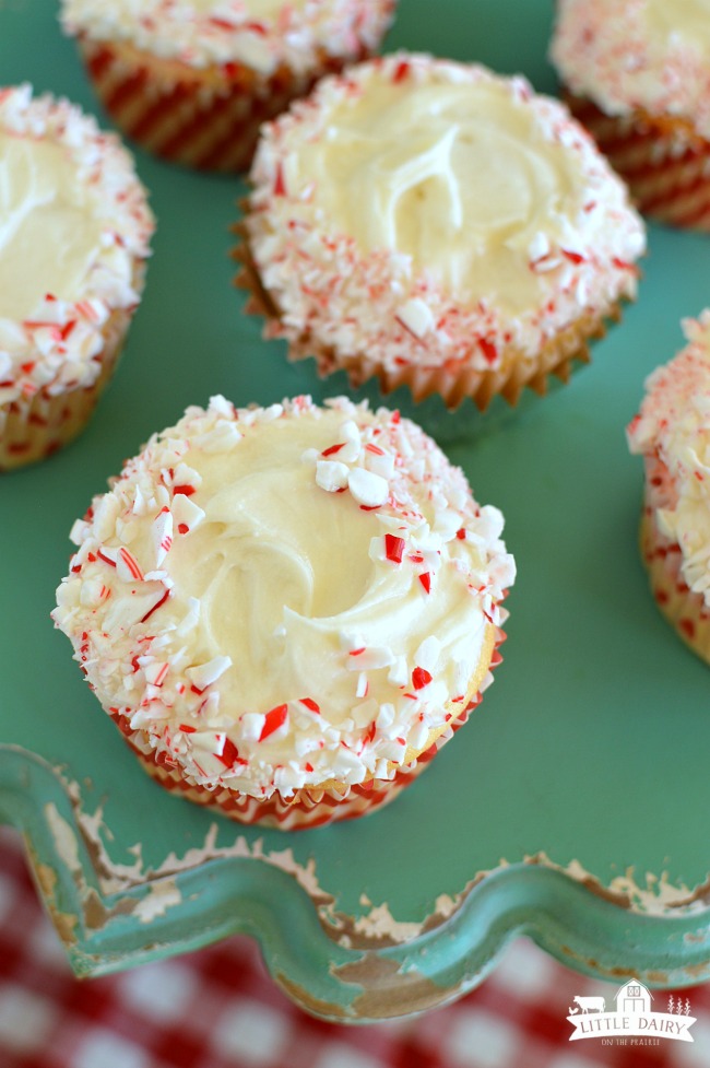 candy-cane-cupcakes-7