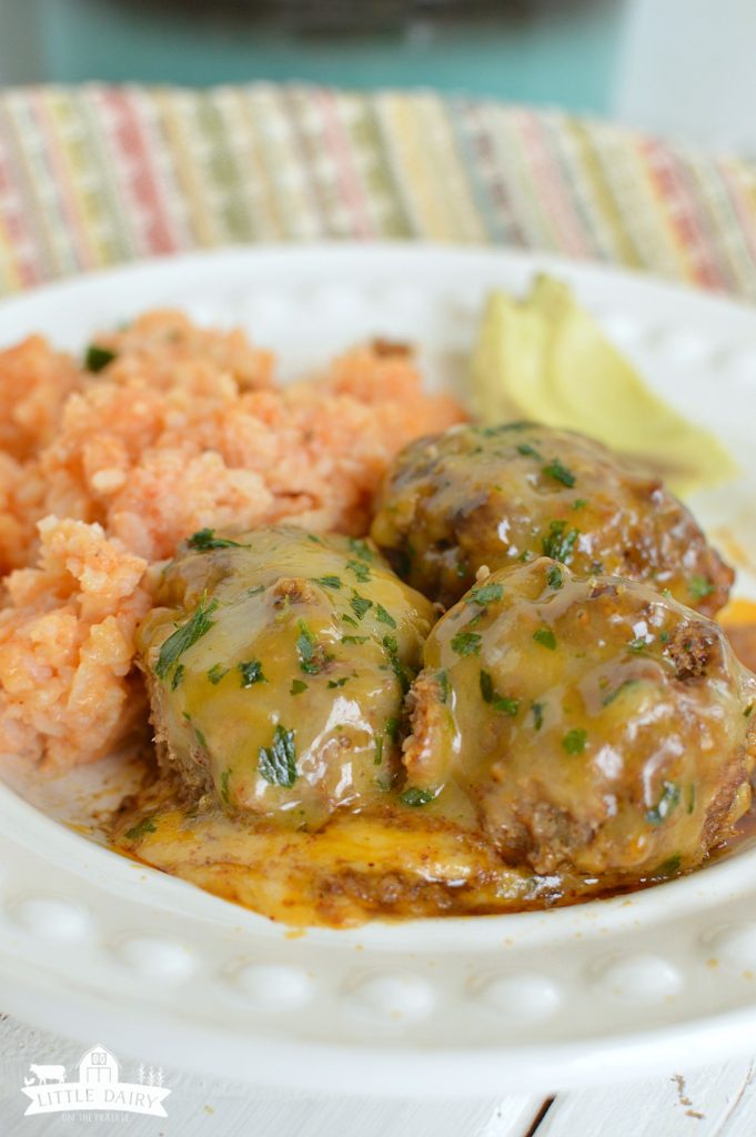 Enchilada Meatballs - add a side of Spanish Rice for a quick weeknight dinner!