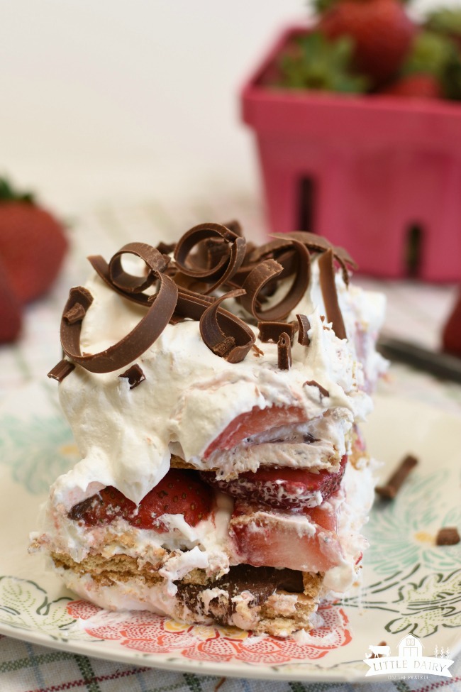 No Bake Strawberry Nutella Icebox Cake - an easy and impressive dessert