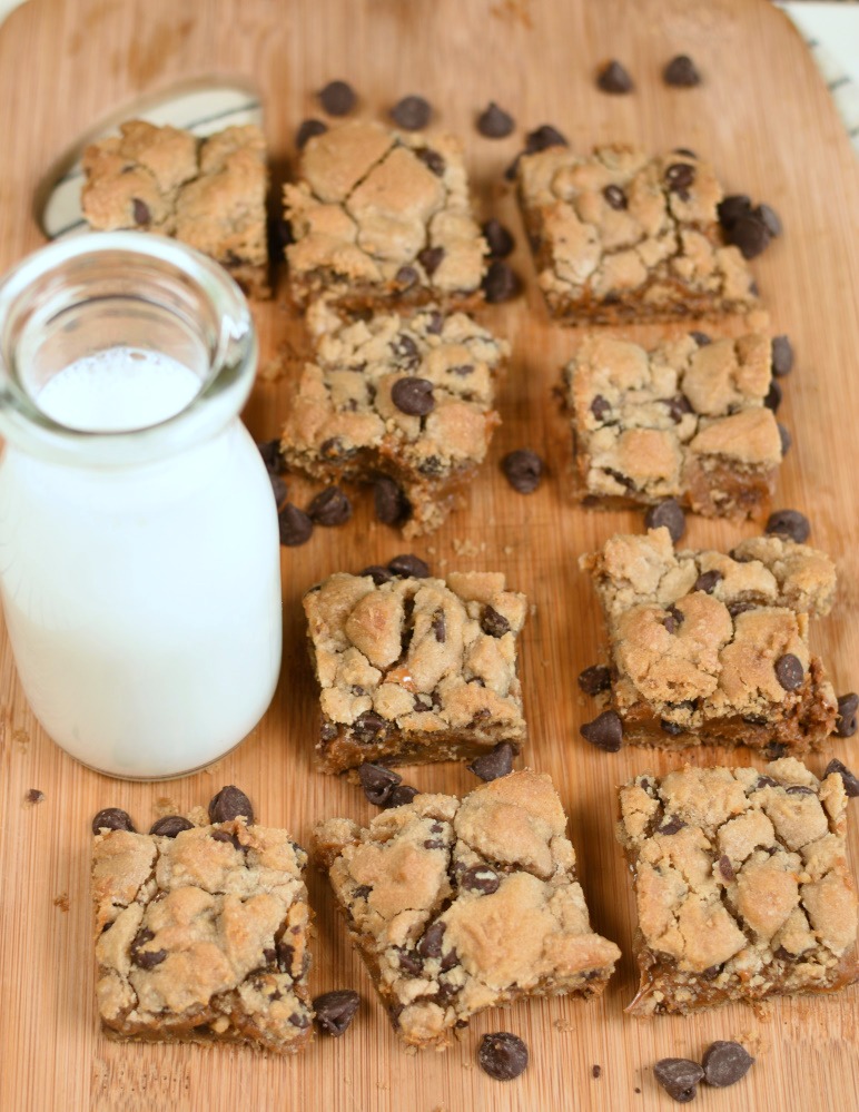 Caramel Filled Chocolate Chip Cookie Bars-featured image