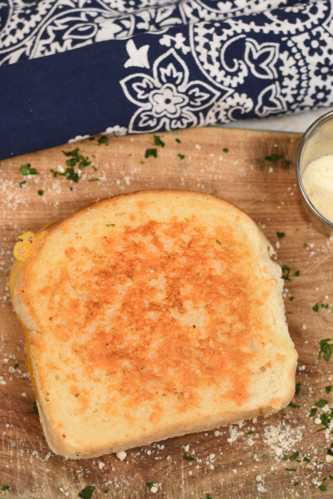 Parmesan Crusted Grilled Cheese Sandwich- the best grilled cheese ever