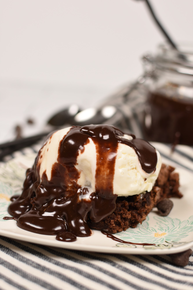 Homemade Hot Fudge Sauce -so creamy and smooth