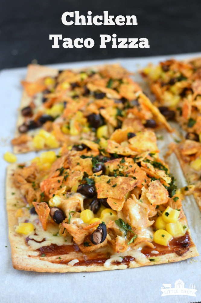 Chicken Taco Pizza on flatbread, use leftover grilled chicken and taco toppings. pitchforkfoodie.com #pizza #tacos #grilledchicken #tacotuesday #15minutemeal