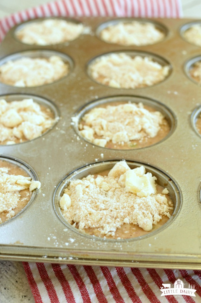 Rhubarb Cinnamon Streusel Muffins - muffins before baking