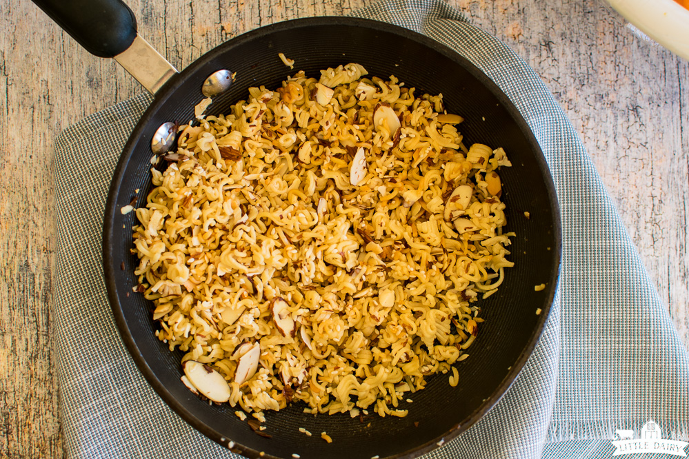 Toasted ramen noodles with almonds and sesame seeds