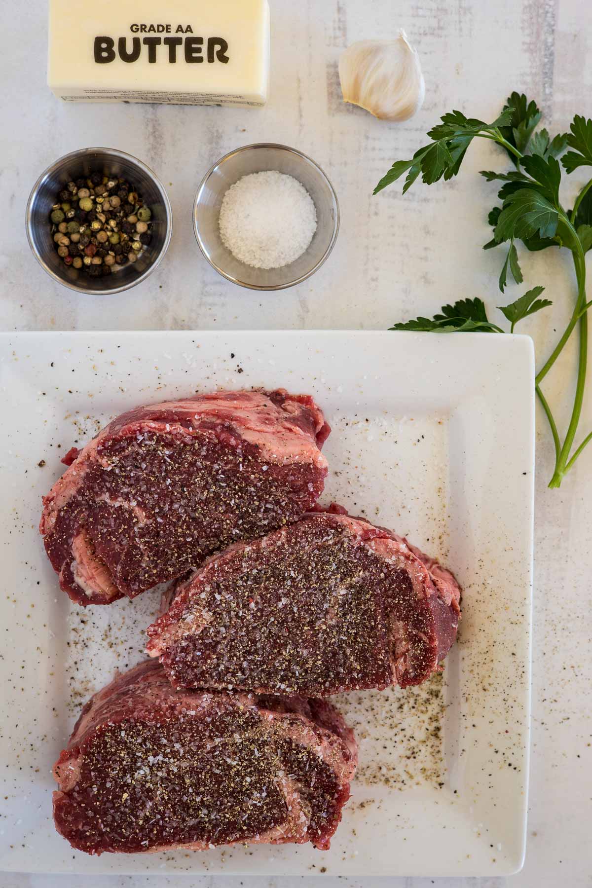 Ingredients need to cook tenderloin steaks.