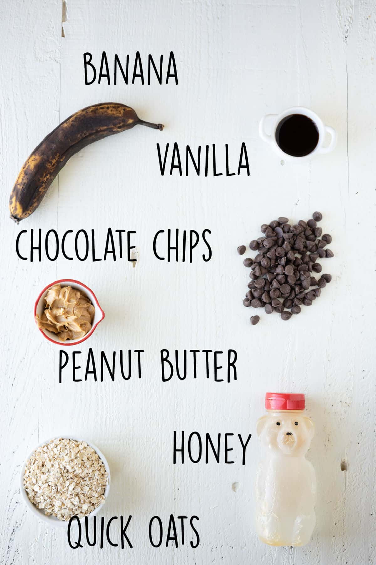 Ingredients needed to make banana cookies with oatmeal.