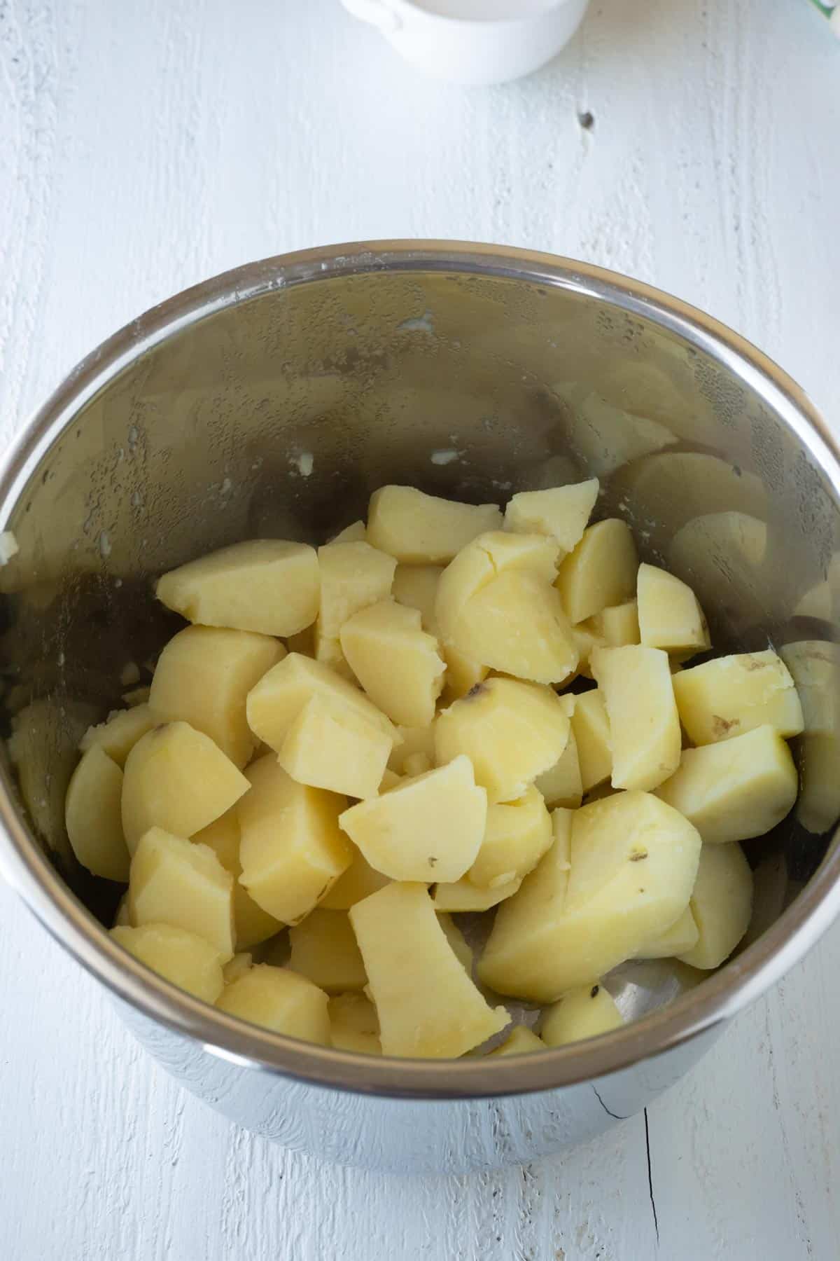 Boiled potatoes in an instant pot. 